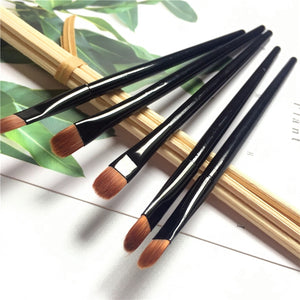 5pcs Lip Eyebrow Brush Beauty Round Makeup Brush Smudge Eye Shadow Concealer Brush Eyebrow Comb Makeup Accessories